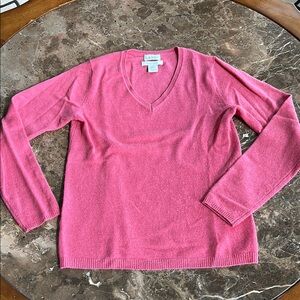Nicole Miller cashmere v neck pullover sweater. XS